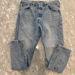 Levi's 501 Jeans Womens Size 32x28 Blue Light/ Medium Wash Denim